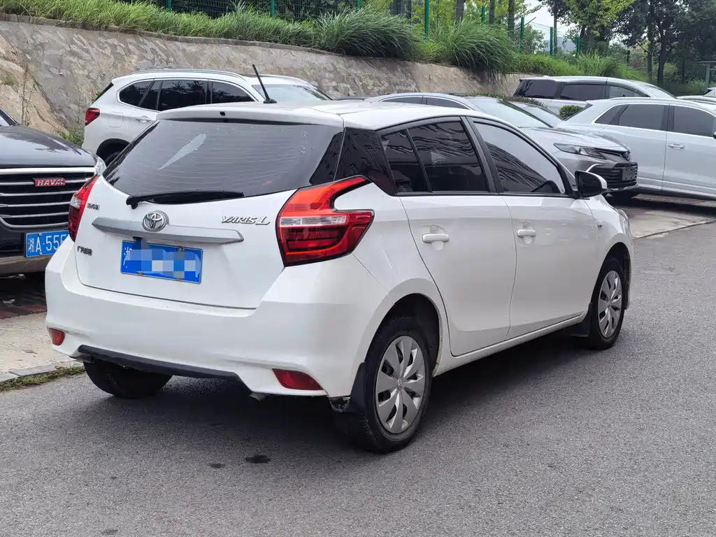 Toyota Yaris L — миниатюра 6