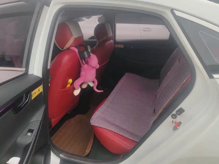 Hyundai Elantra — миниатюра 11