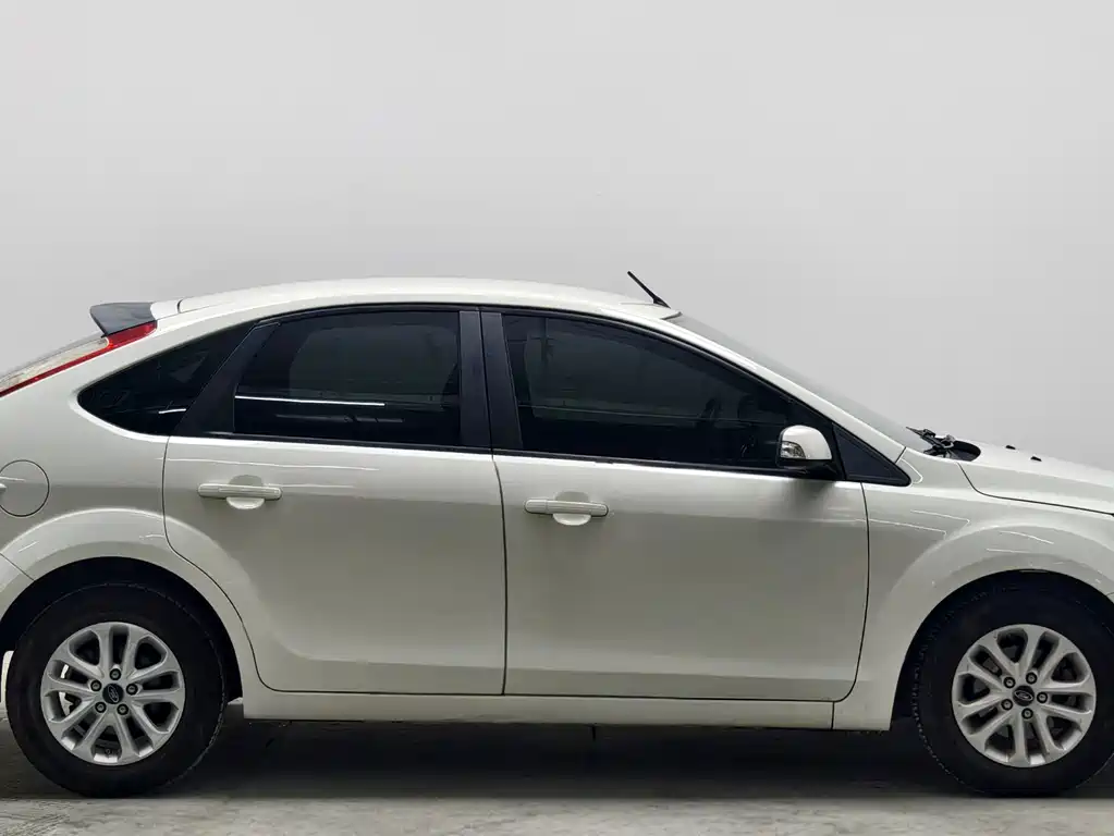 Ford Focus — миниатюра 8