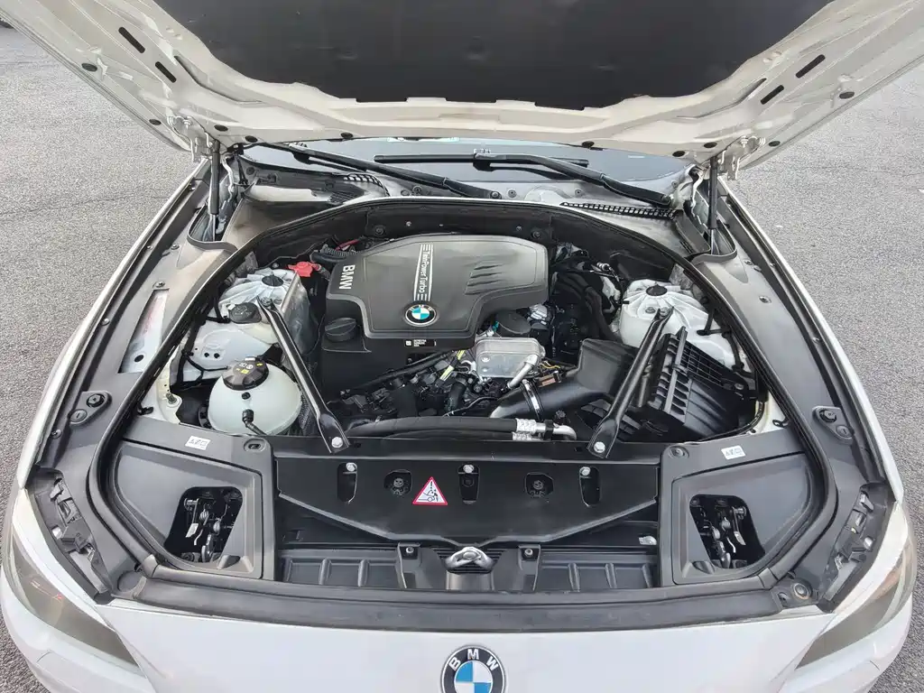 BMW 5 Series — миниатюра 14