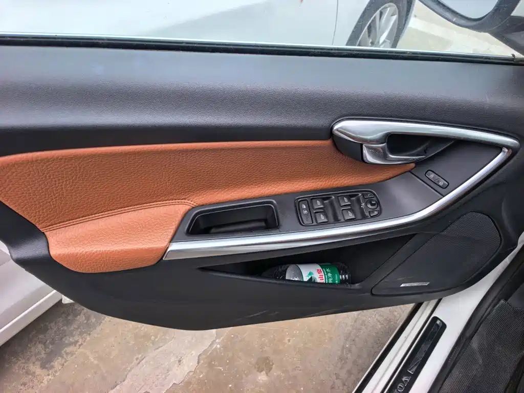 Volvo V60 — миниатюра 6