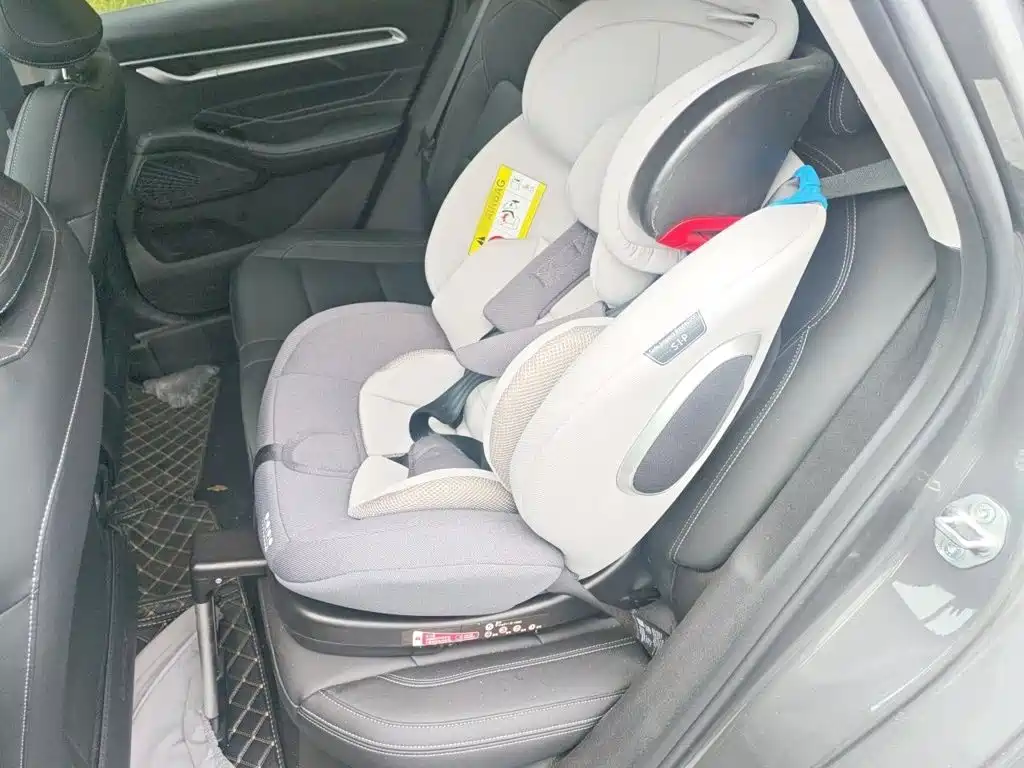 Geely Emgrand — миниатюра 15