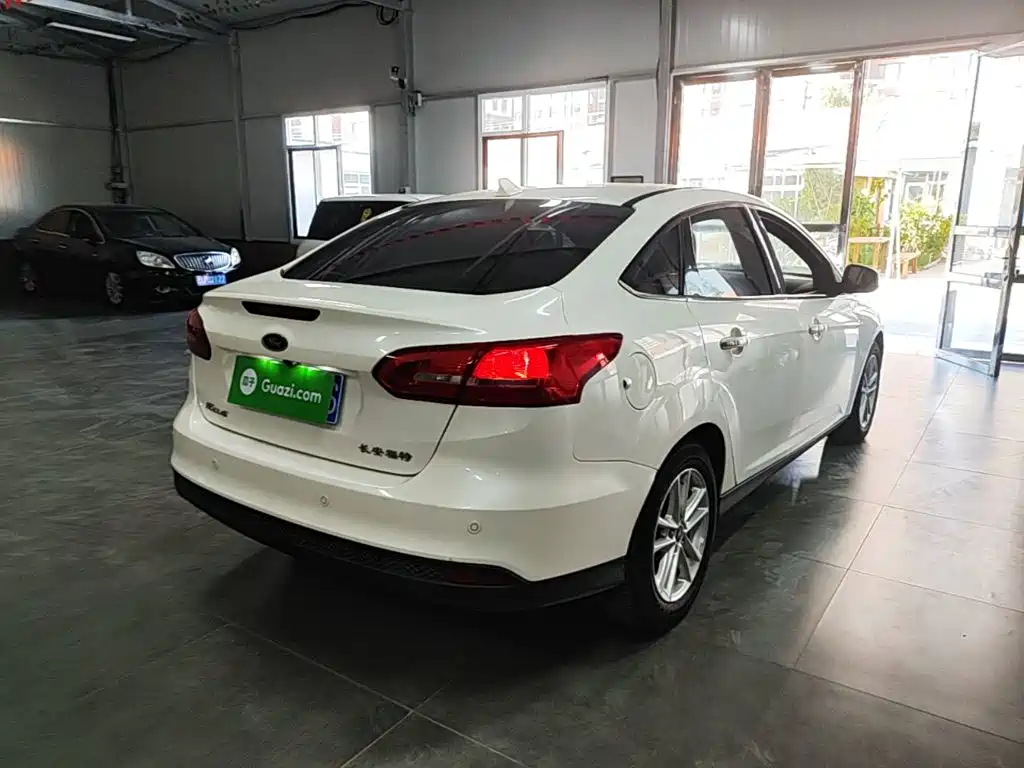 Ford Focus — миниатюра 7
