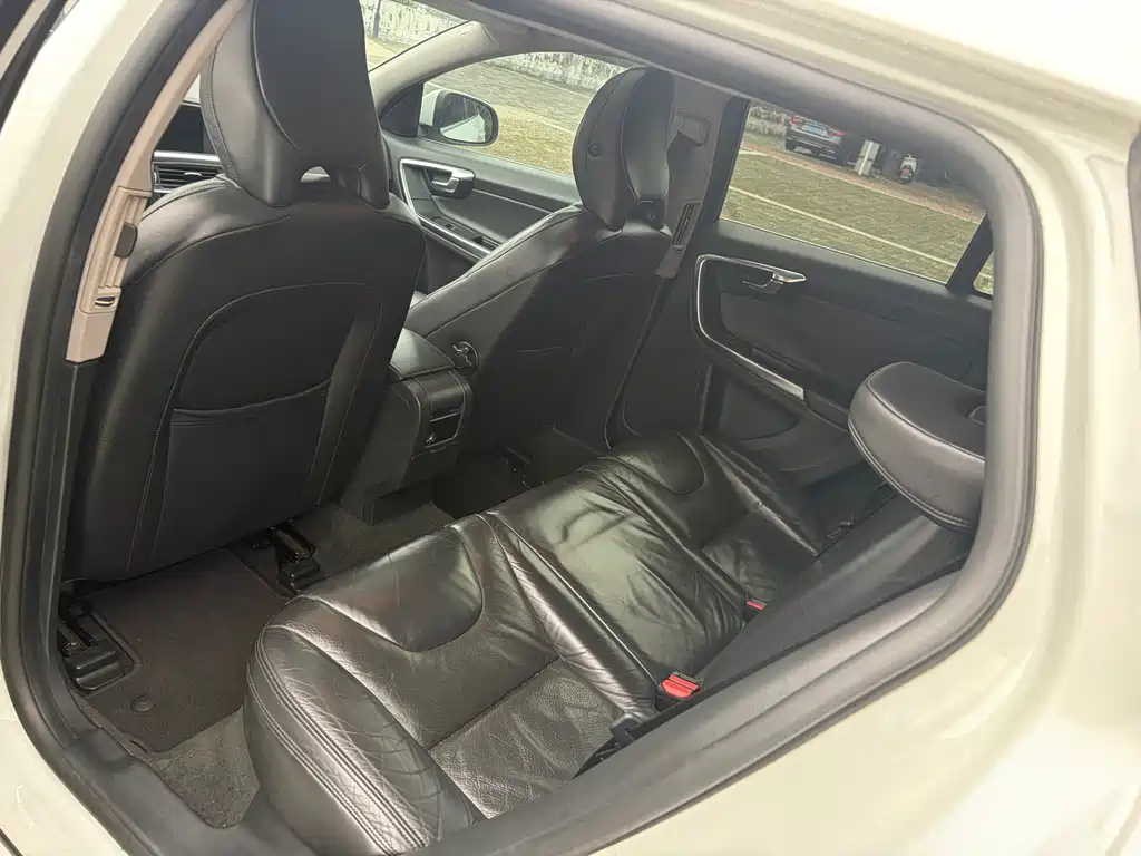 Volvo V60 — миниатюра 9