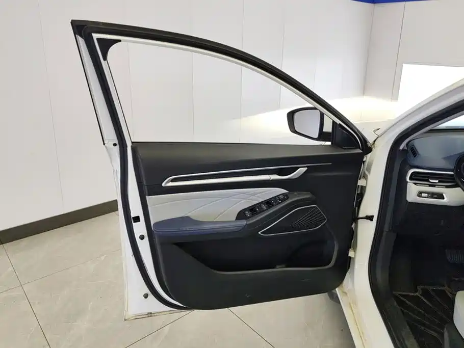 Geely Emgrand — миниатюра 7