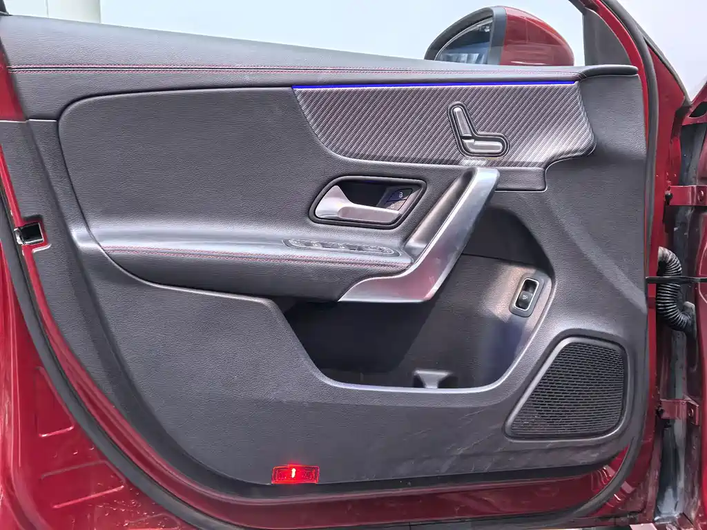 Mercedes-Benz A-Class — миниатюра 8