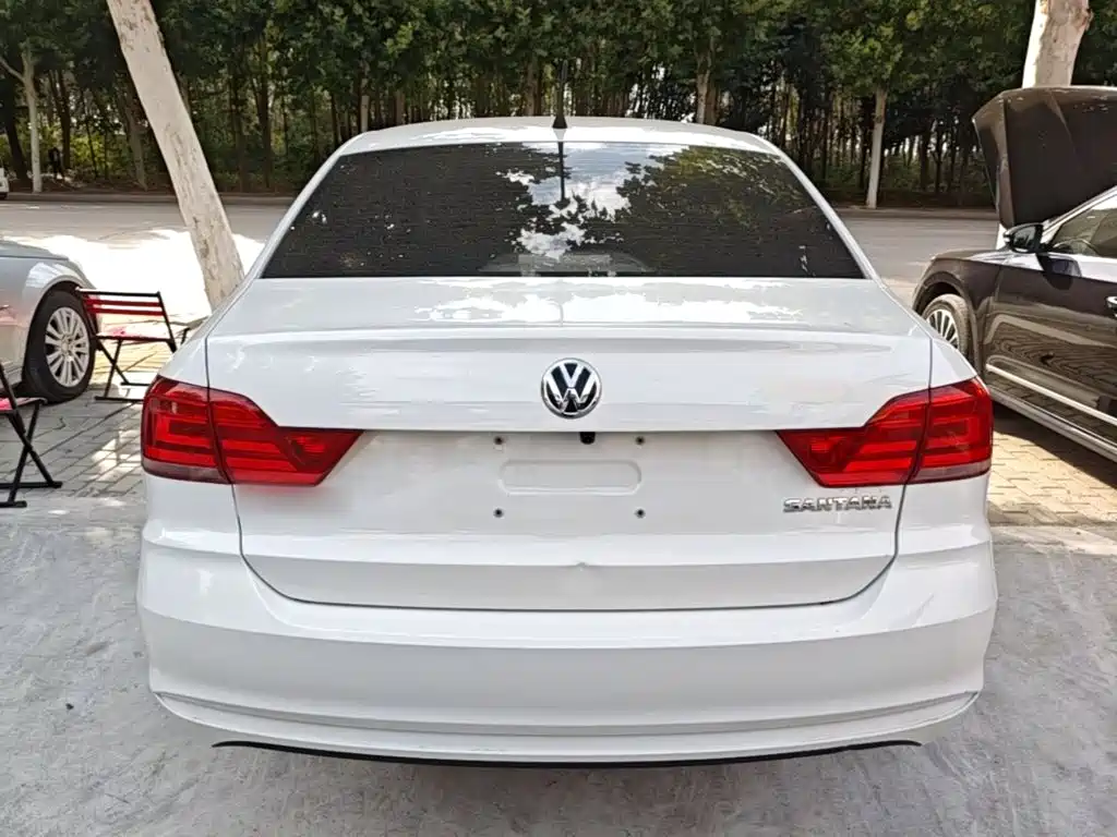 Volkswagen Santana — миниатюра 6