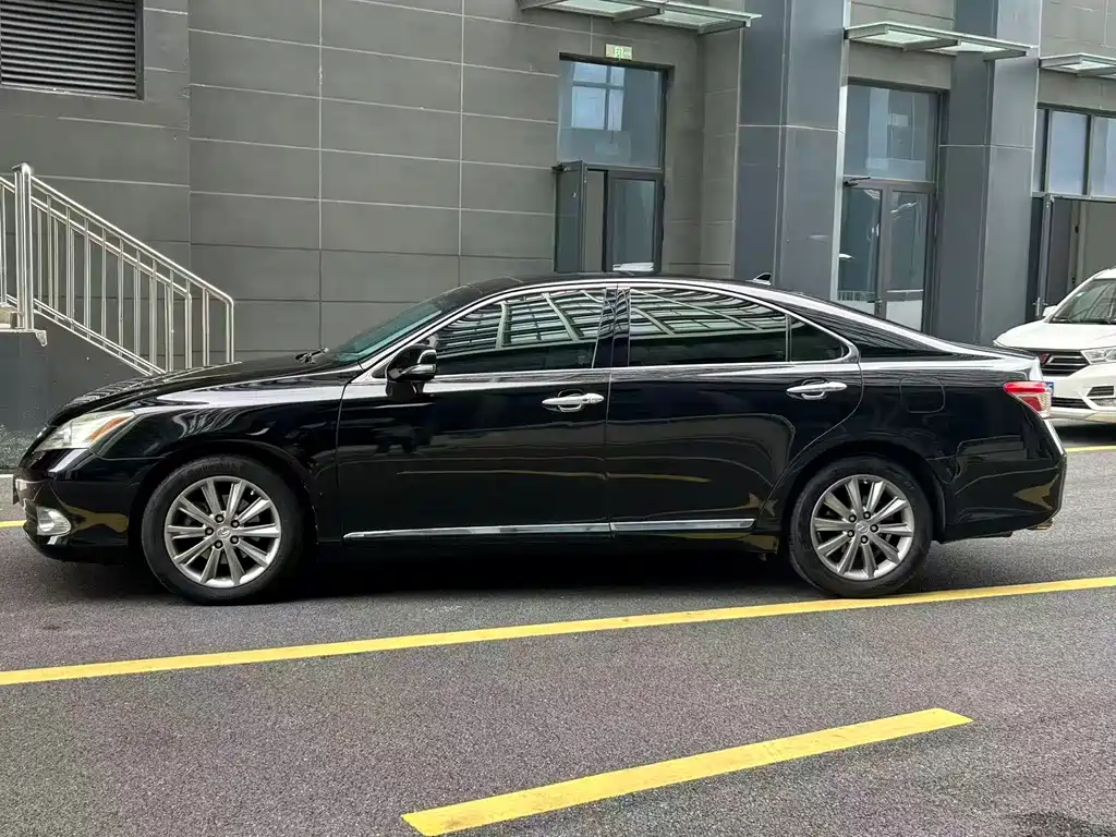 Lexus ES — миниатюра 3