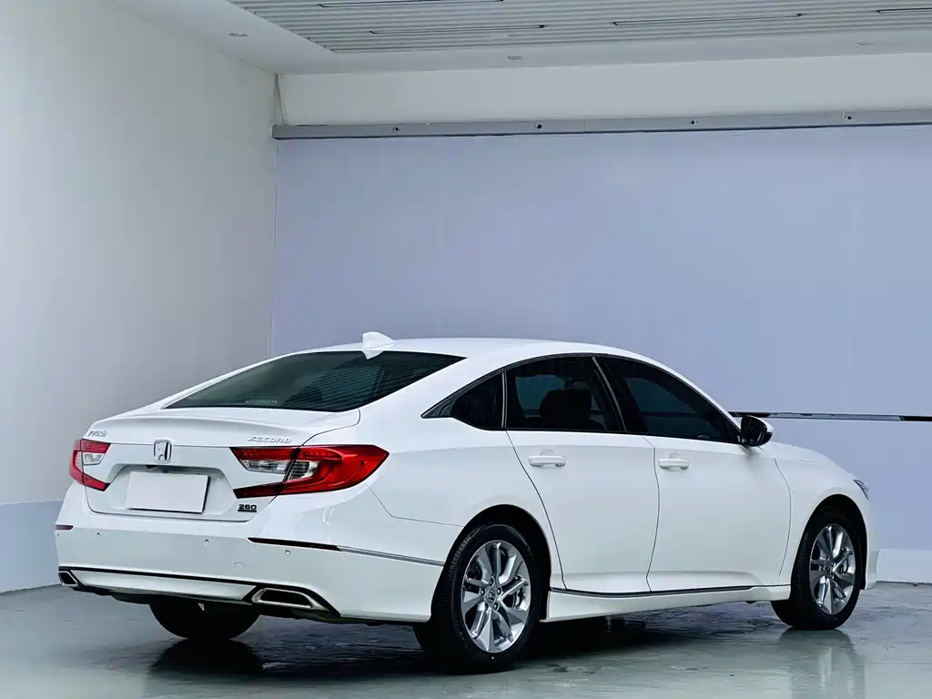 Honda Accord 2018 260TURBO Luxury V