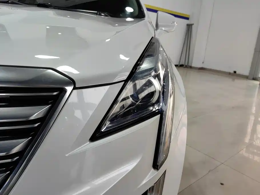 Cadillac XT5 — миниатюра 5