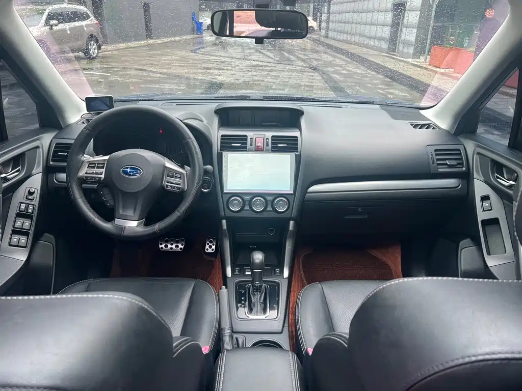 Subaru Forester 2013 2.0T AT Luxury