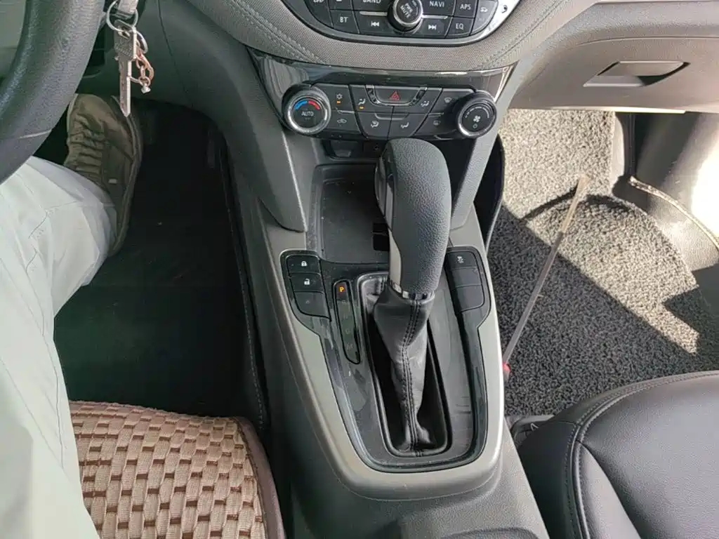 Chevrolet Malibu — миниатюра 14