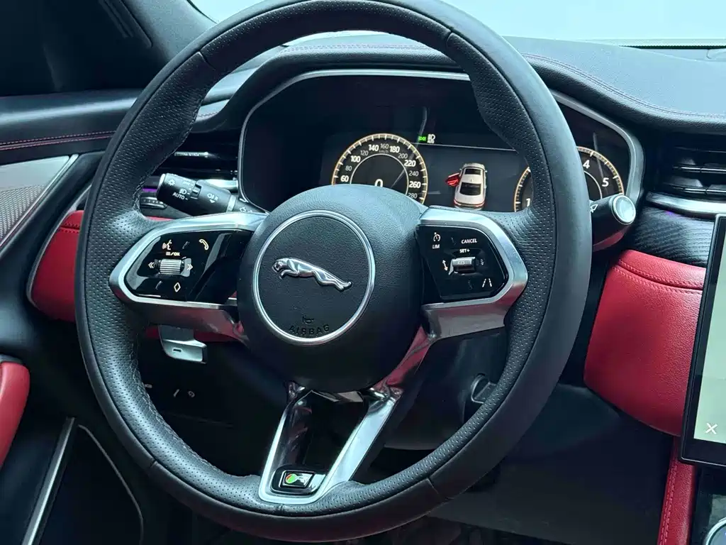 Jaguar XFL — миниатюра 6