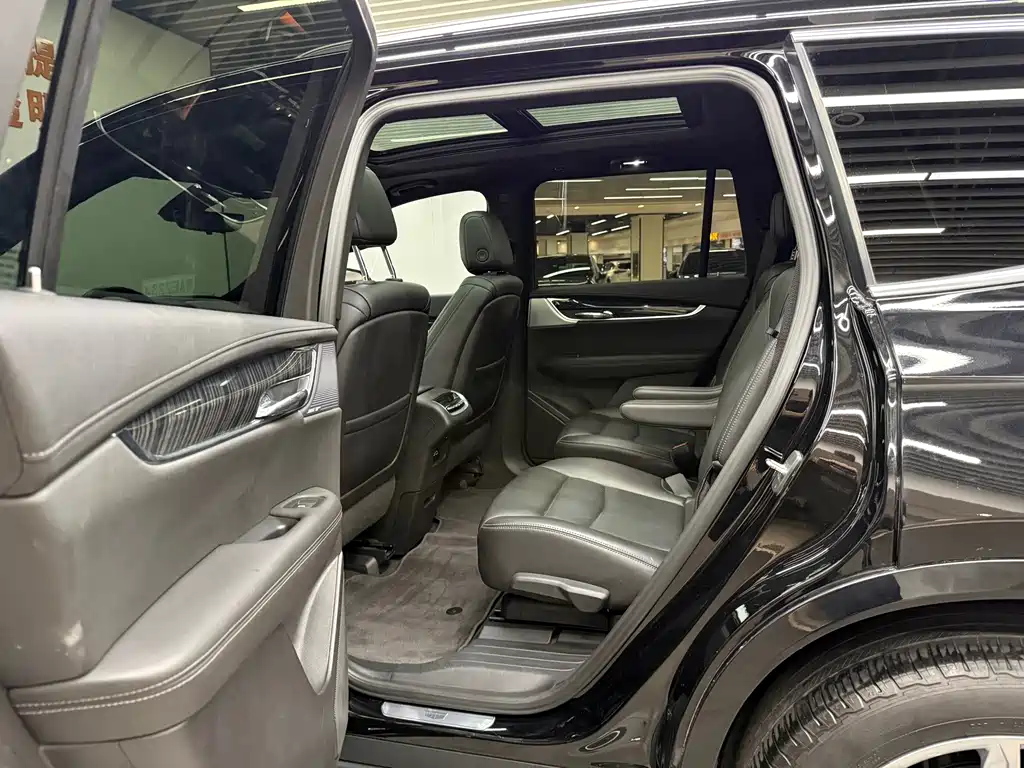Cadillac XT6 — миниатюра 11