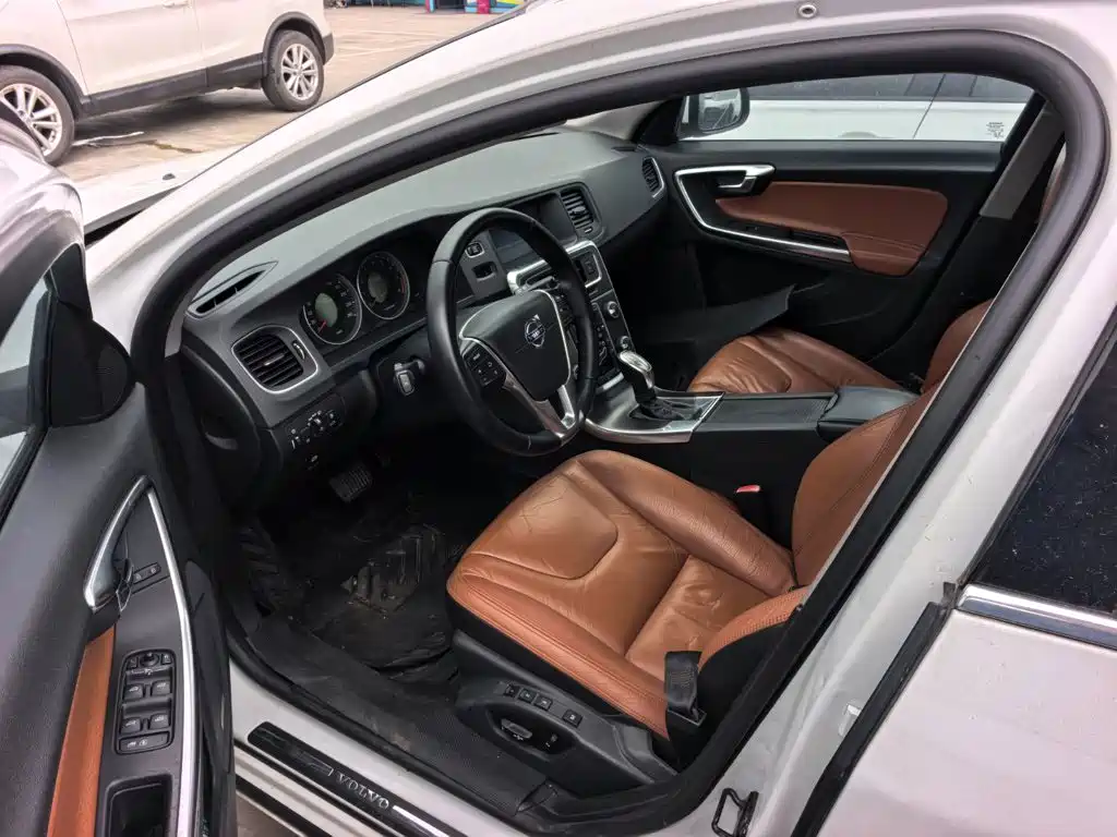Volvo V60 — миниатюра 8