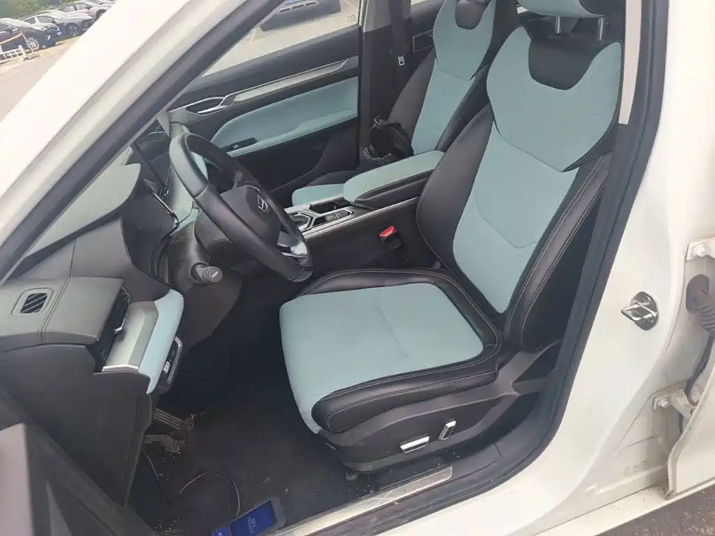 Geely Emgrand L — миниатюра 8