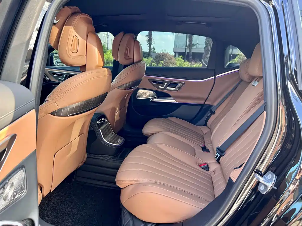 Mercedes-Benz E-Class E 2024 E 300 L Luxury