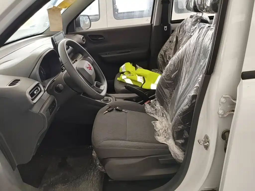 Wuling Hongguang EV — миниатюра 11