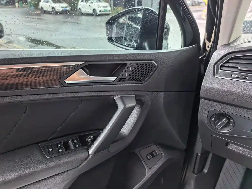 Volkswagen Tiguan — миниатюра 7