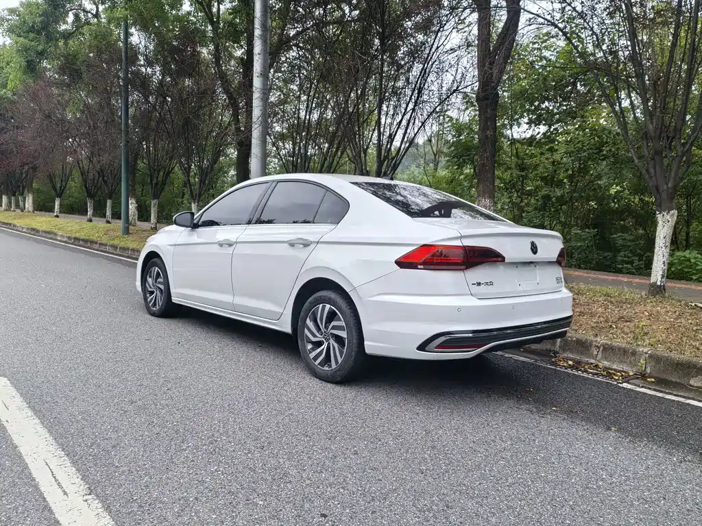 Volkswagen Bora 2023 200TSI DSG