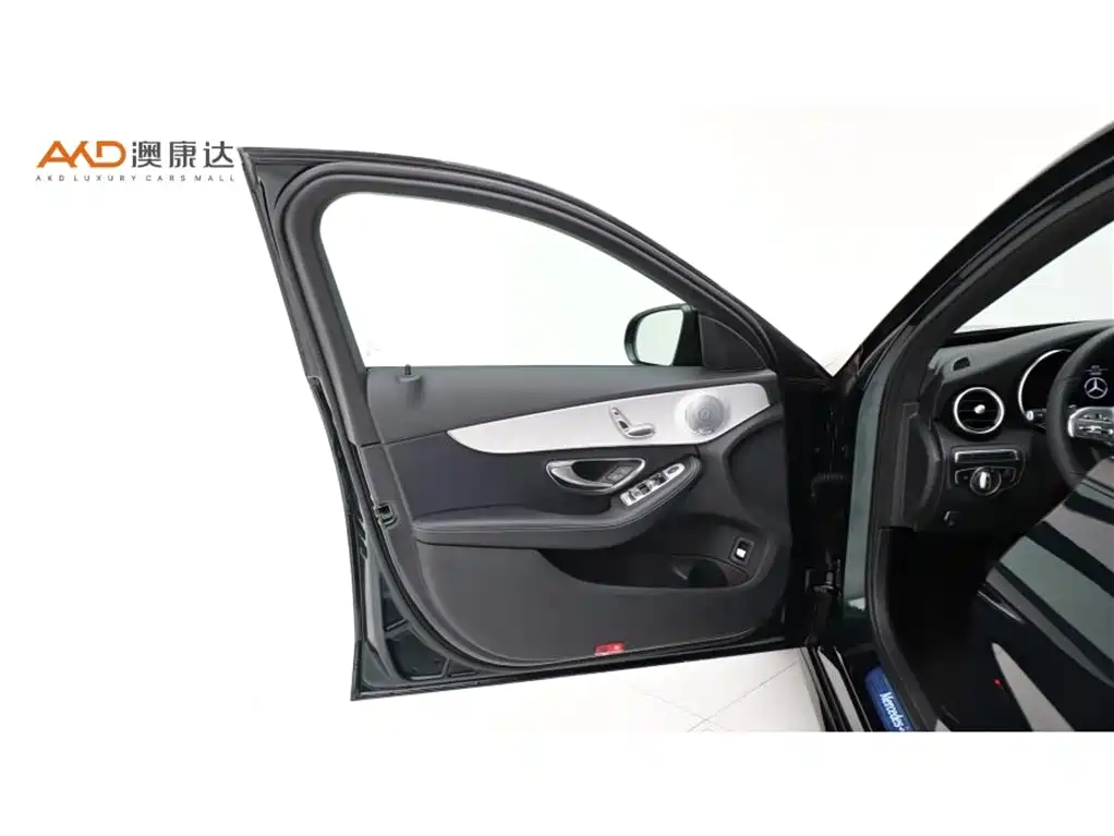 Mercedes-Benz C-Class — миниатюра 10