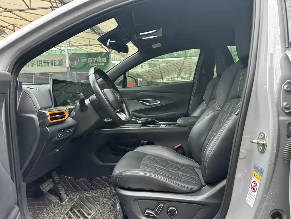 Changan UNI-T 1.5T Sport Edition Flagship Type, фото 11