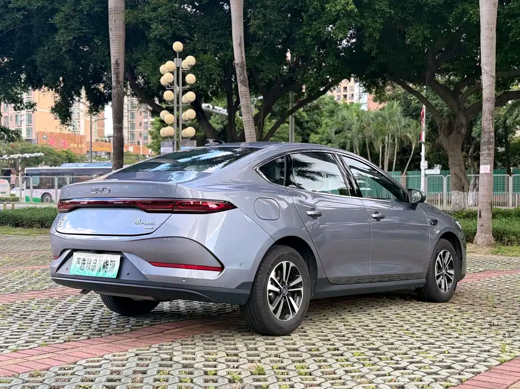 BYD Qin Plus PLUS 2025 DM-i Smart Drive 120KM