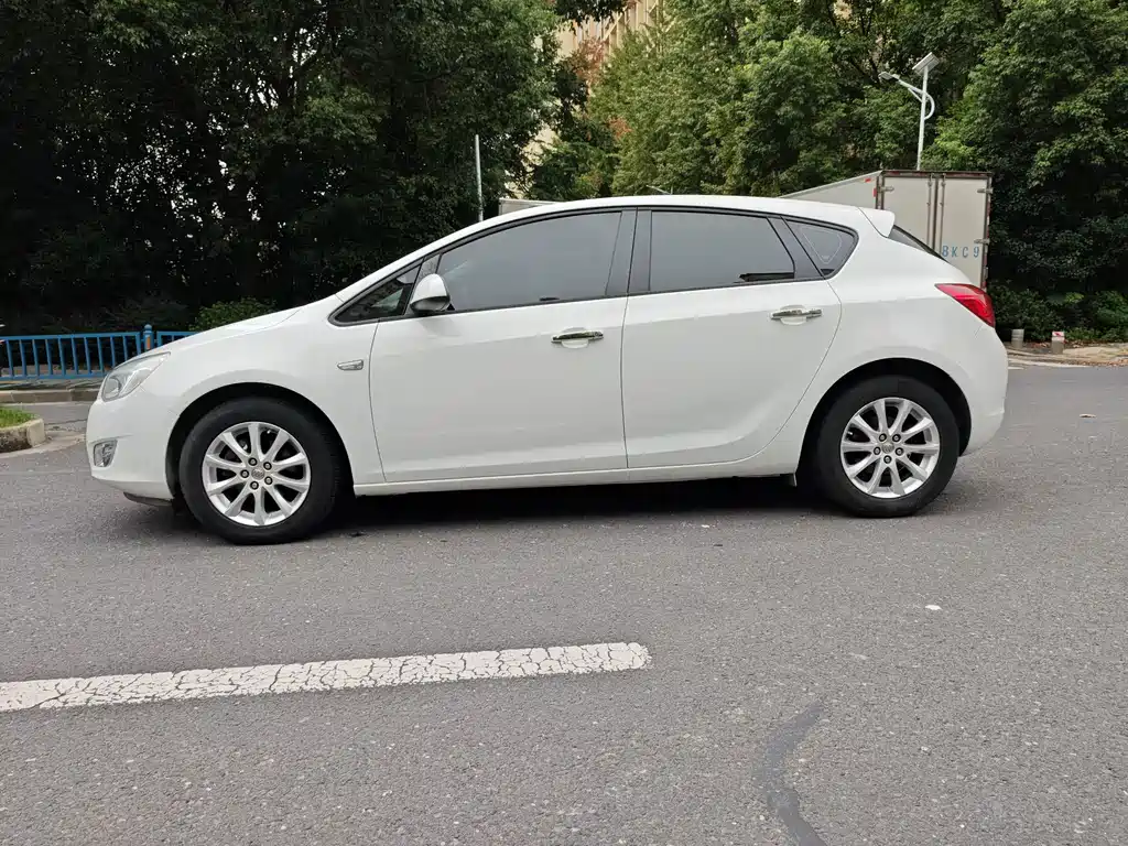 Buick Excelle — миниатюра 4