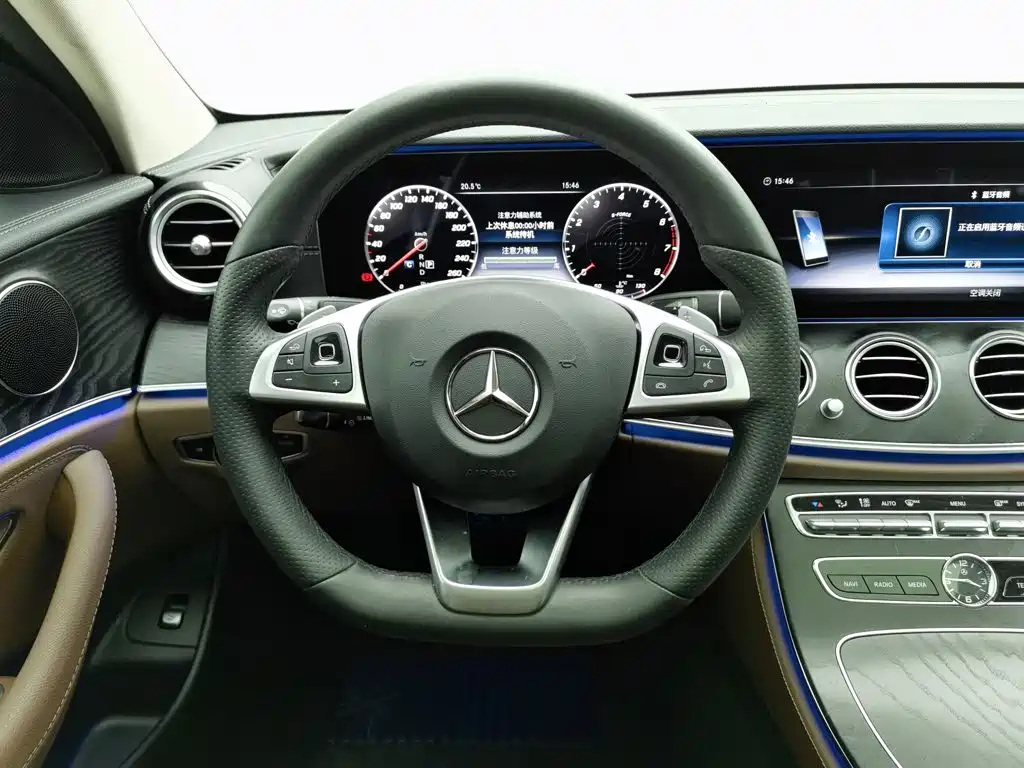 Mercedes-Benz E-Class — миниатюра 11