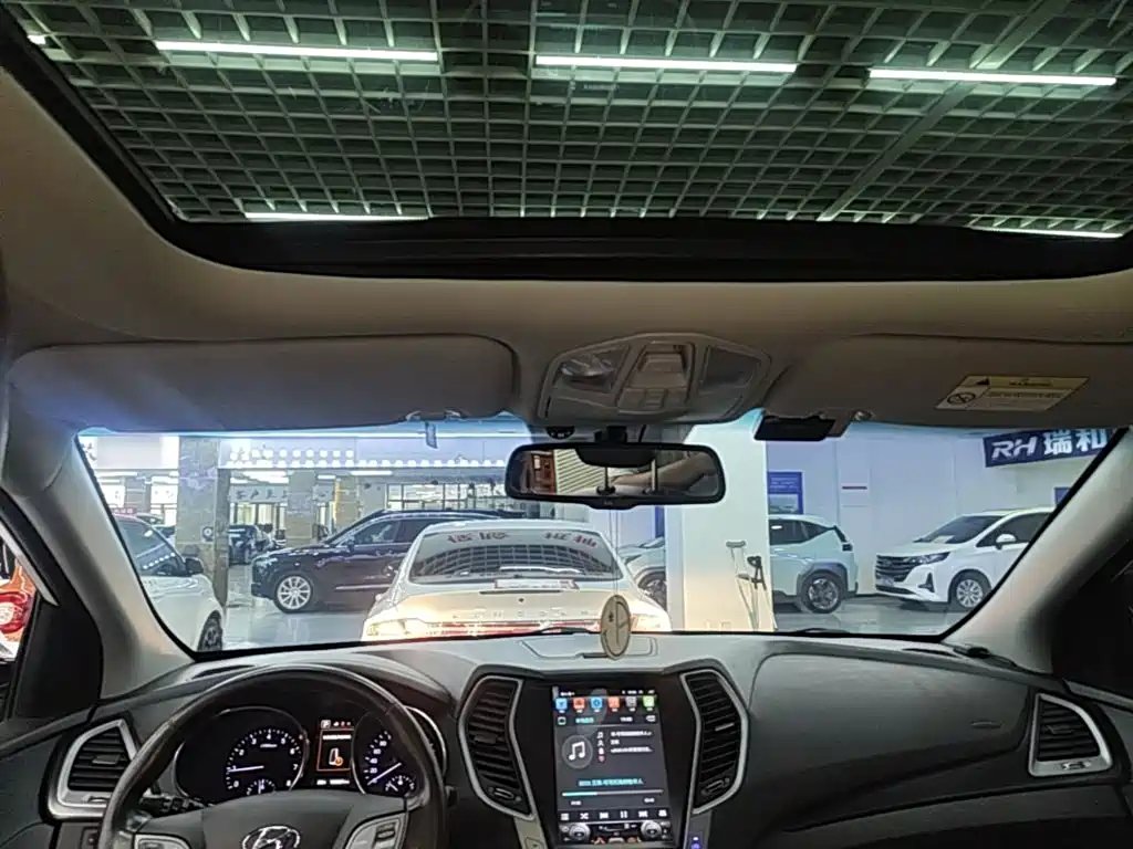 Hyundai Santa Fe — миниатюра 18