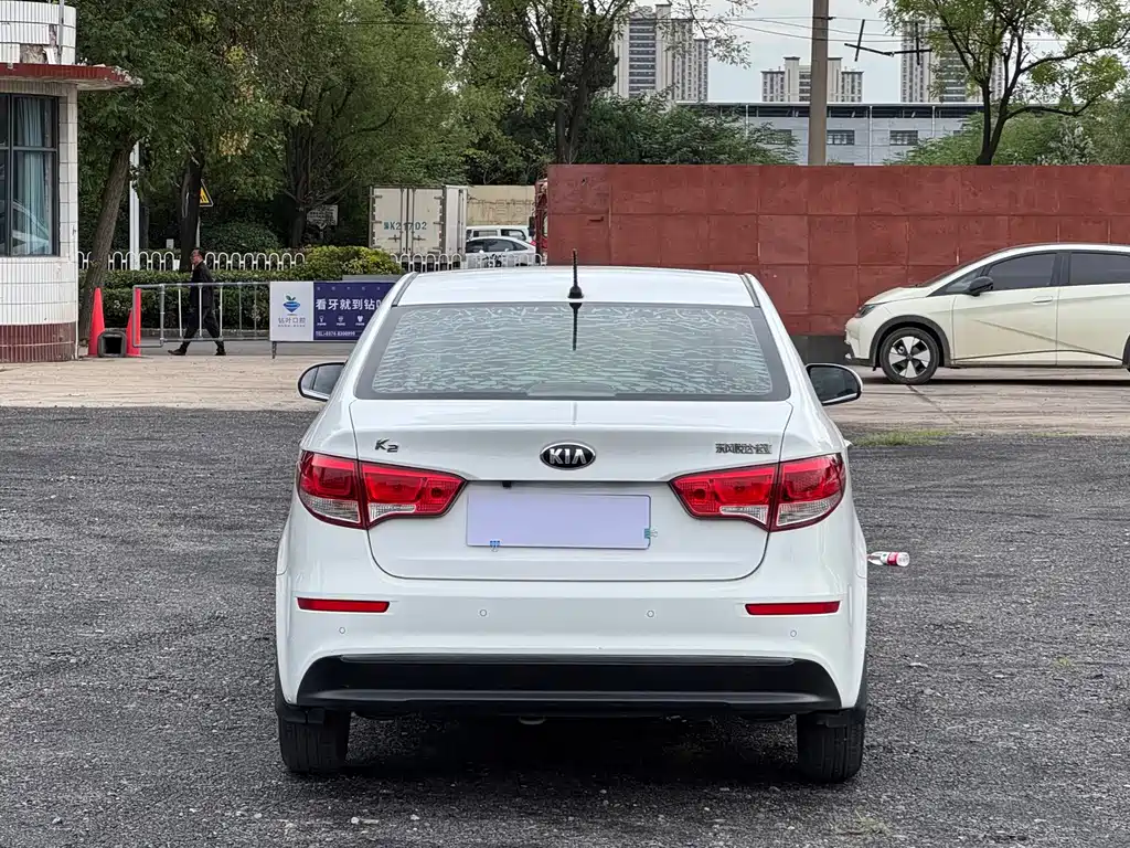 Kia K2 — миниатюра 8