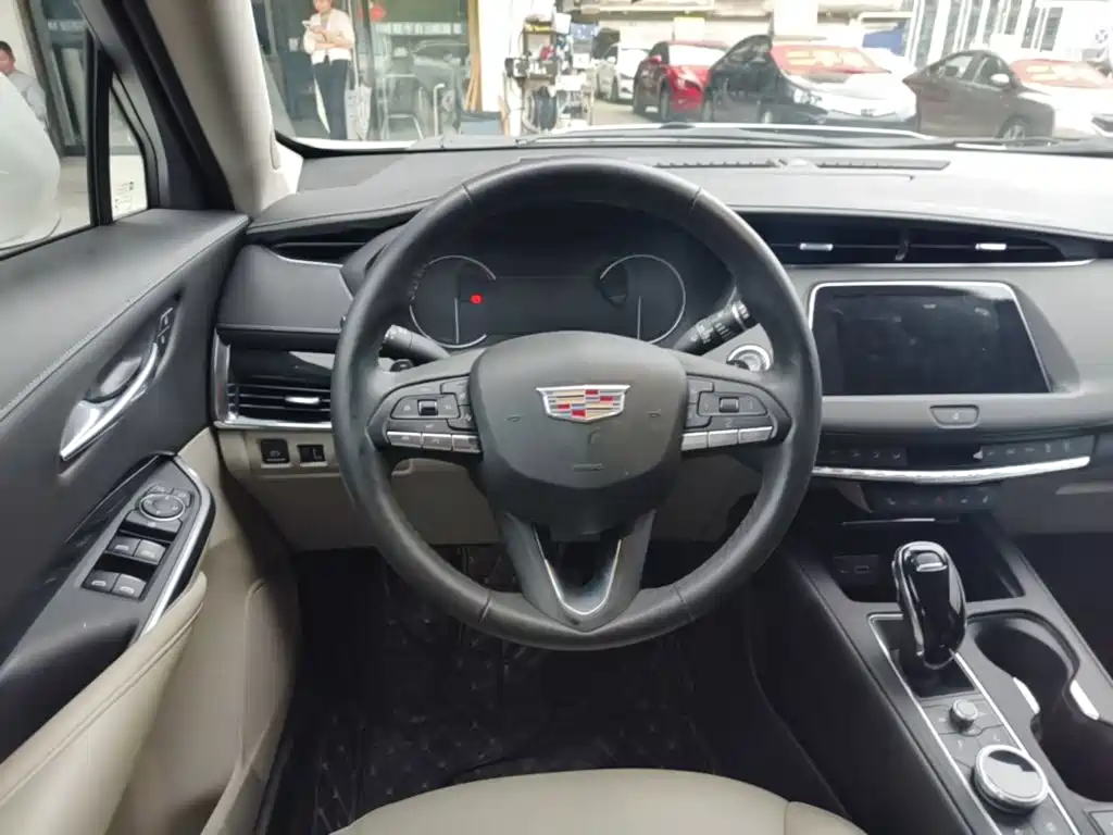 Cadillac XT4 — миниатюра 11