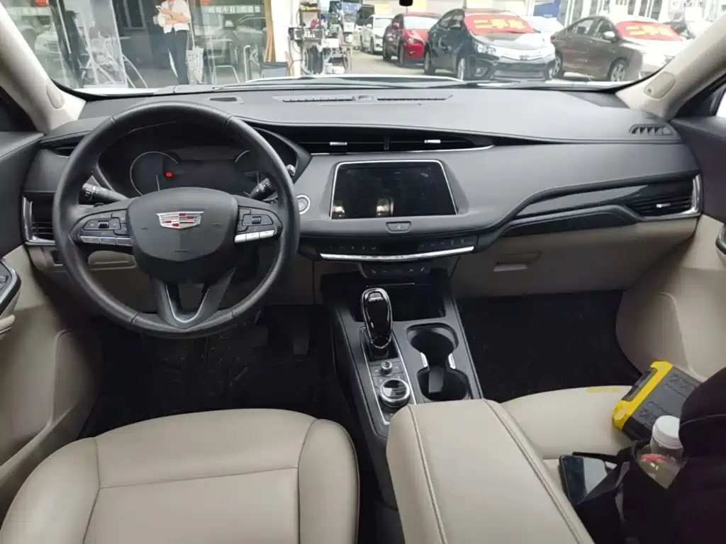 Cadillac XT4 — миниатюра 10