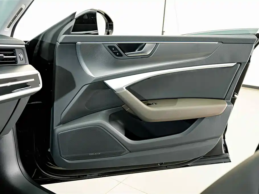 Audi A7L — миниатюра 15