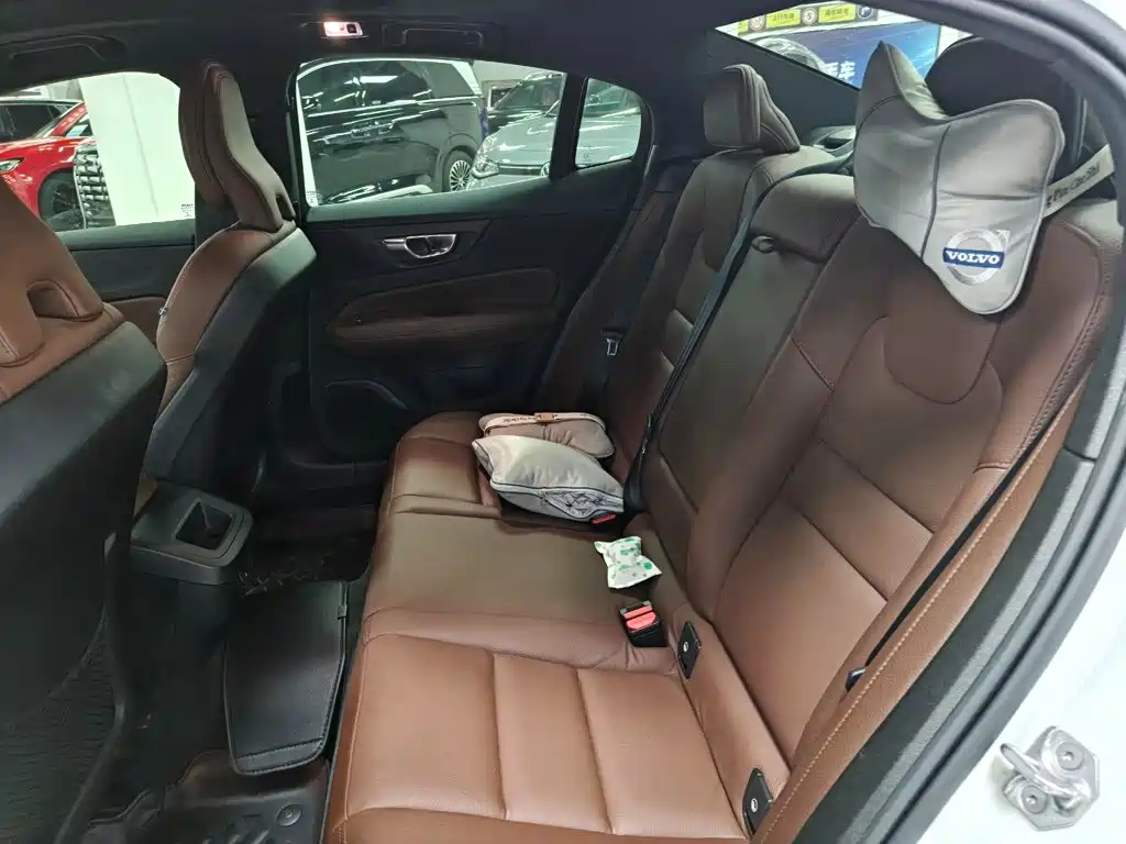 Volvo S60 — миниатюра 6