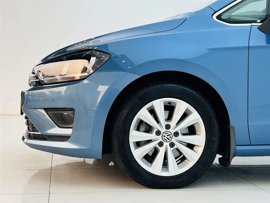 VOLKSWAGEN GOLF*JIAYU