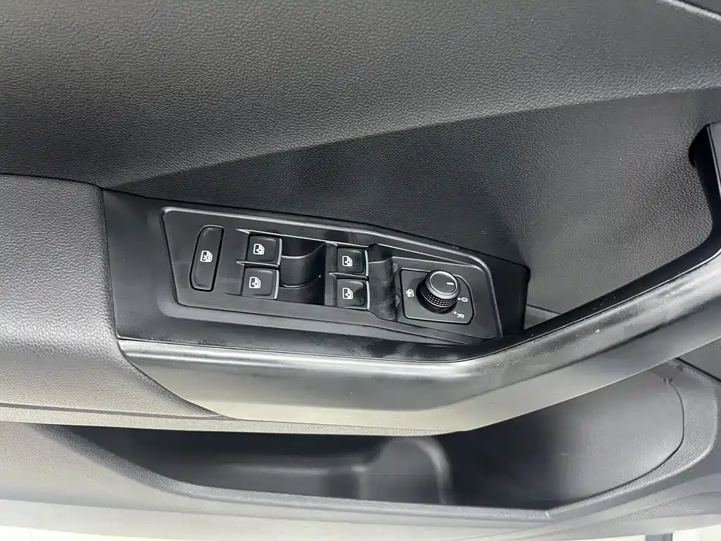 Volkswagen T-Roc 280TSI DSG 2WD Elite PLUS, фото 20