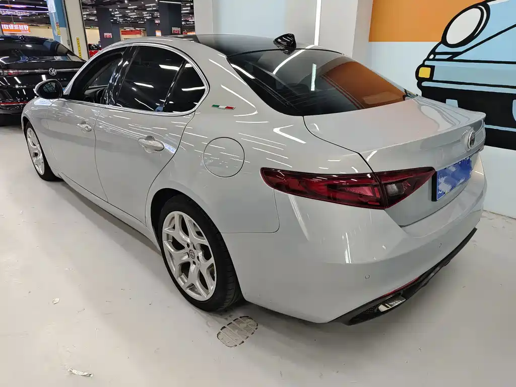 Alfa Romeo Giulia — миниатюра 3