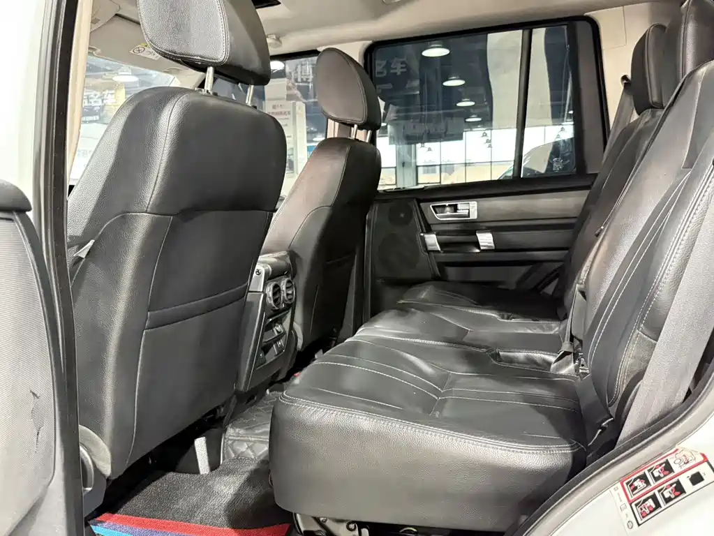 Land Rover Discovery — миниатюра 6