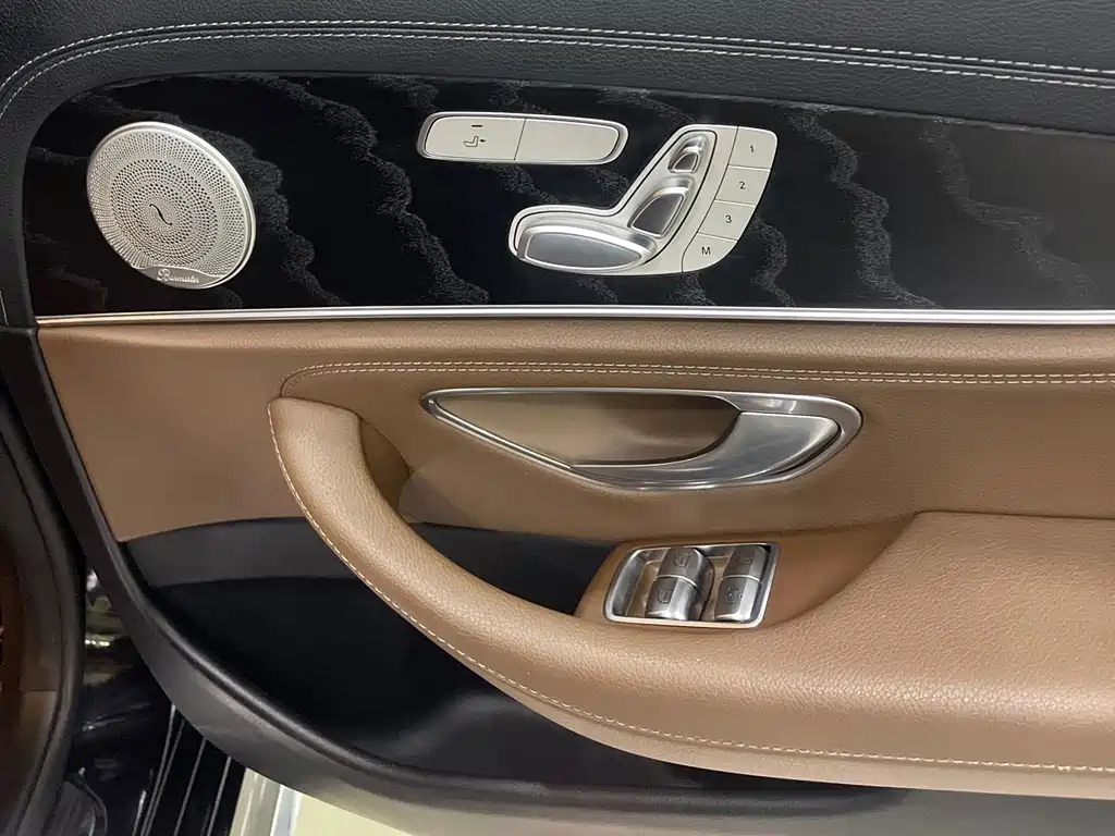 Mercedes-Benz E-Class — миниатюра 15