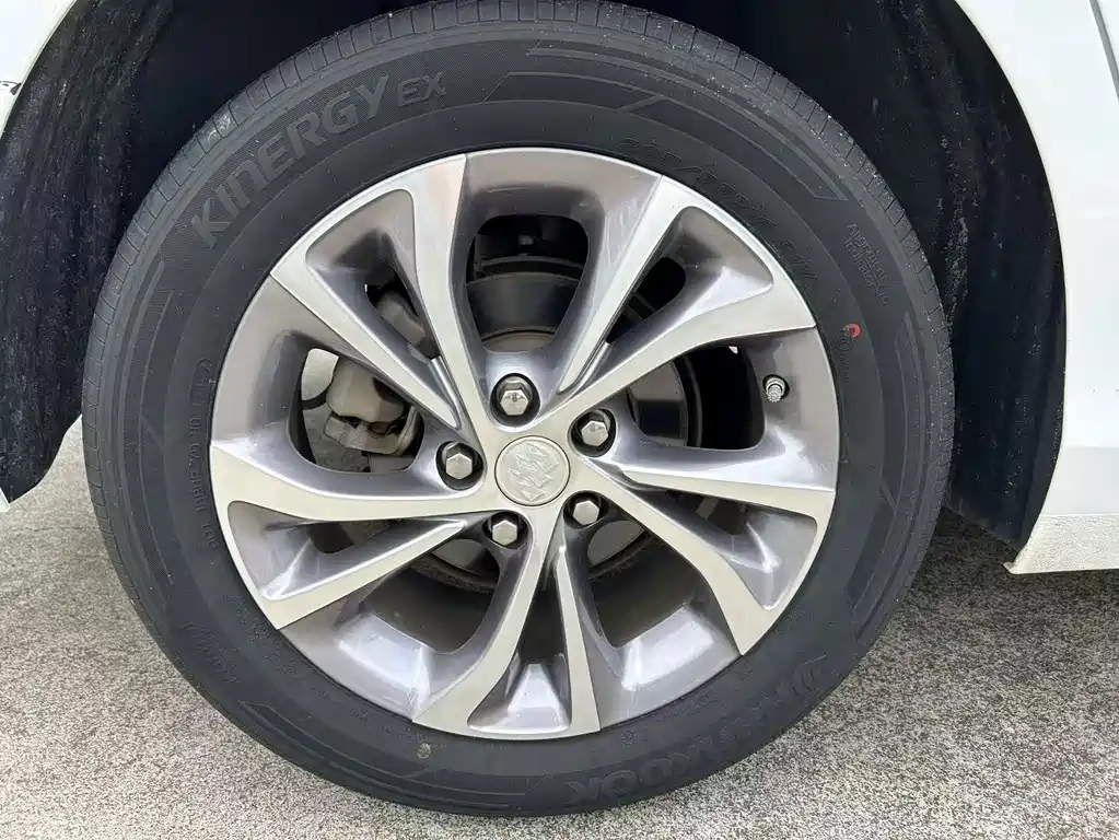 Buick Verano — миниатюра 19