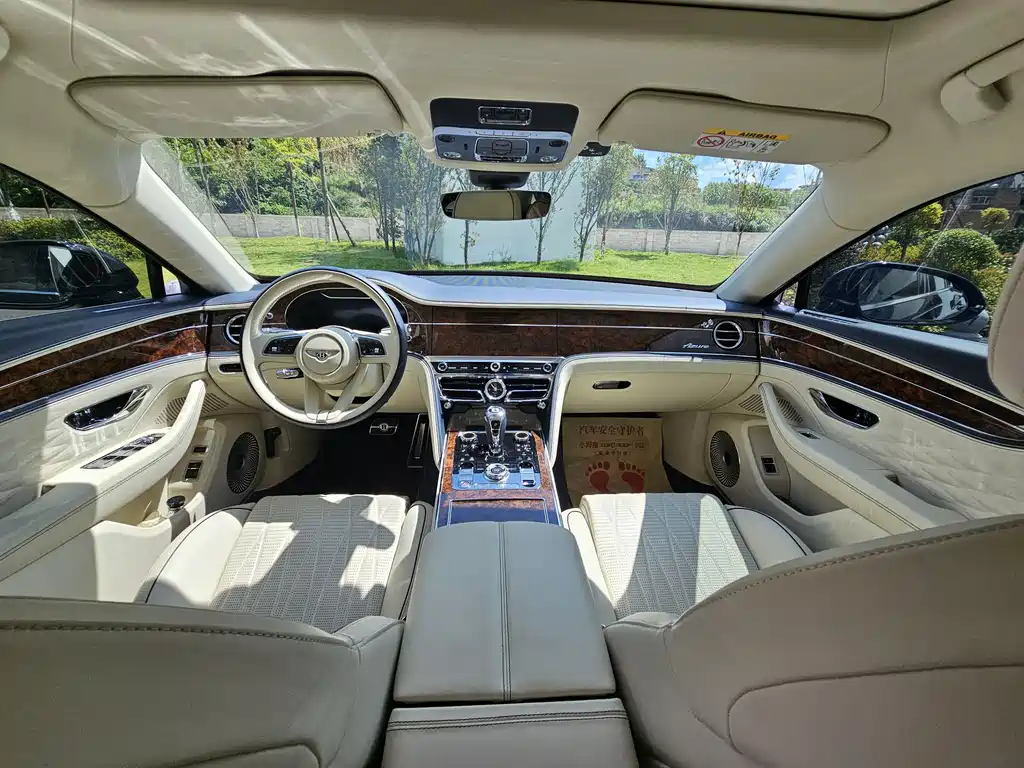 Bentley Flying Spur — миниатюра 5