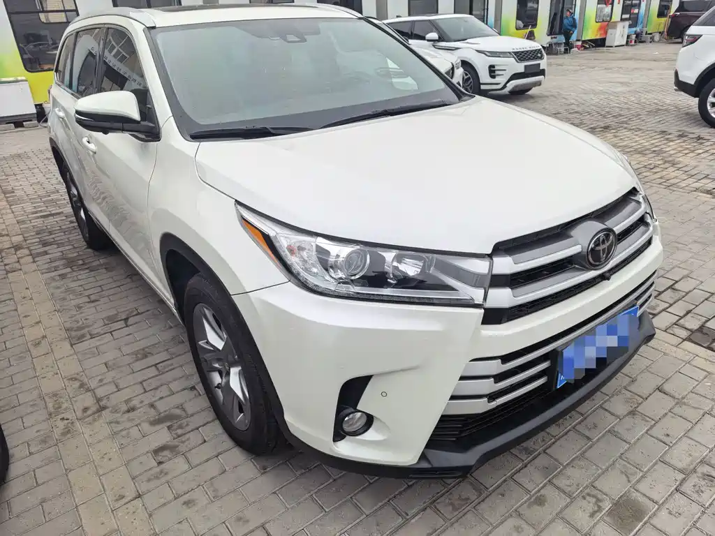 TOYOTA HIGHLANDER
