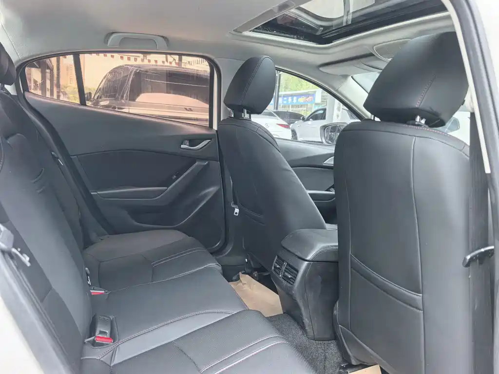 Mazda 3 Axela — миниатюра 8