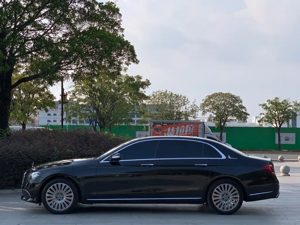 Mercedes-Benz E-Class — миниатюра 14