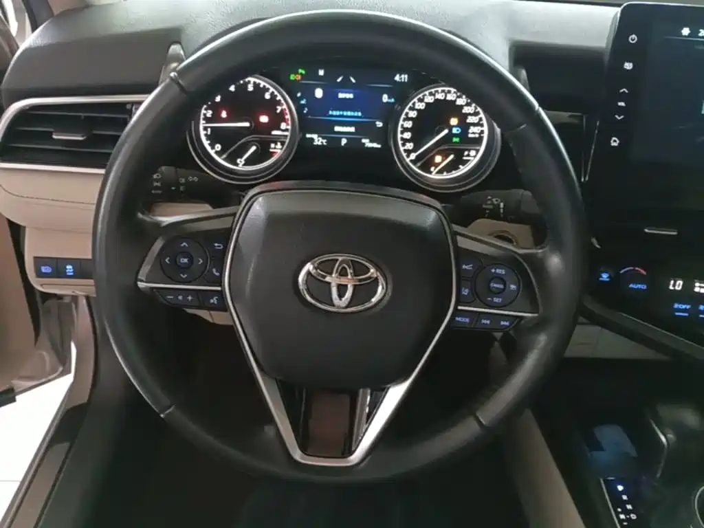 Toyota Camry — миниатюра 11