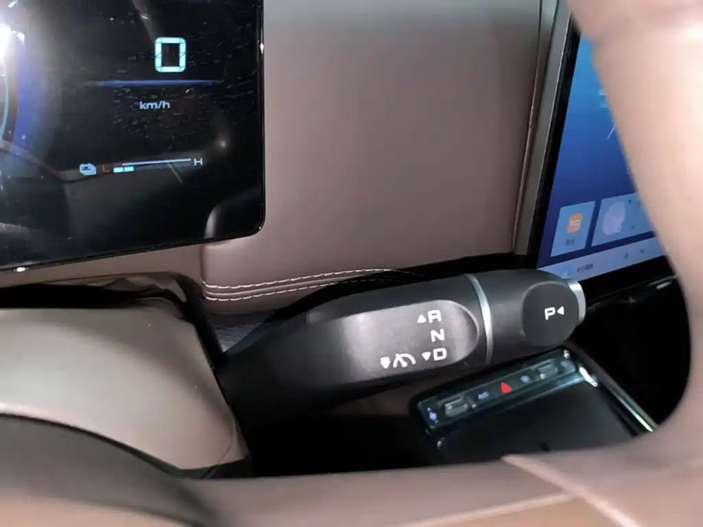 Wuling Xingguang 730 New Energy — миниатюра 14