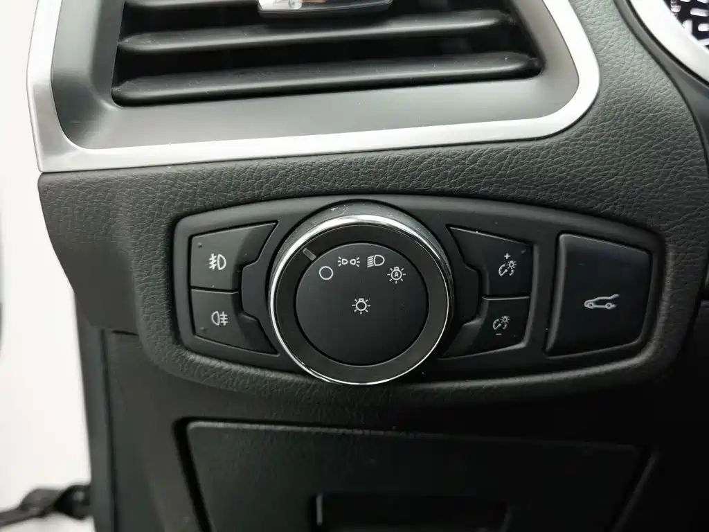 Ford Edge — миниатюра 21