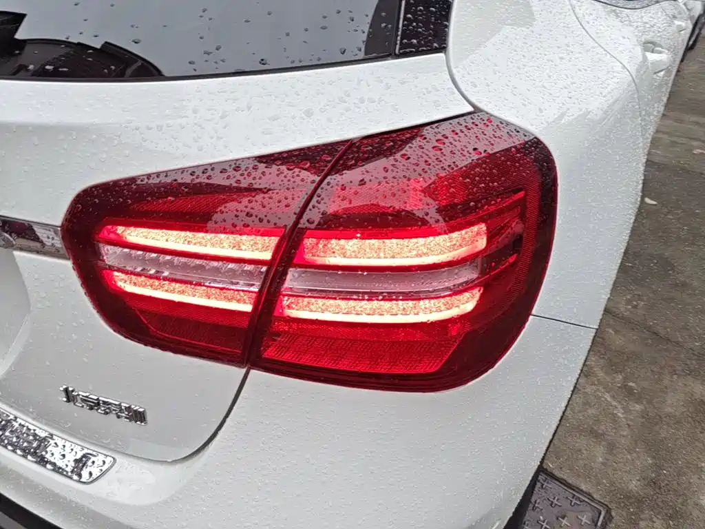 Mercedes-Benz GLA — миниатюра 8