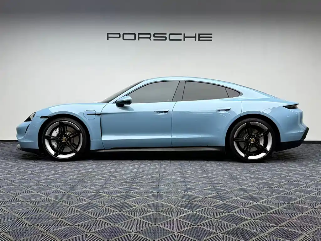 Porsche Taycan — миниатюра 11